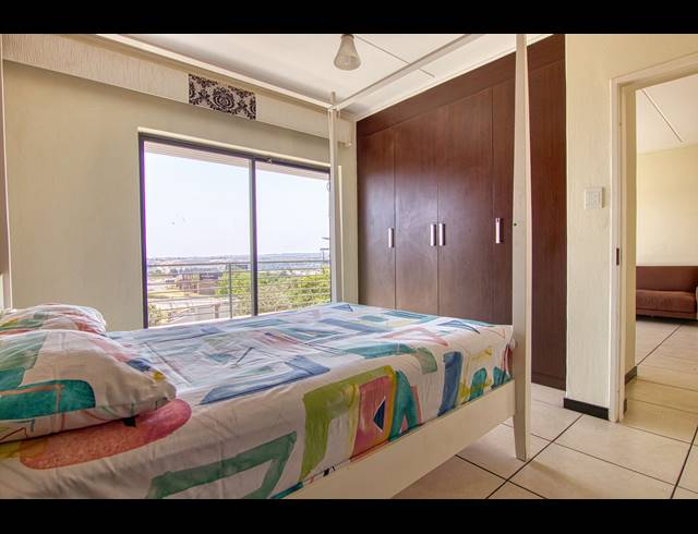 2 BEDROOM APARTMENT FOR SALE IN FOURWAYS
